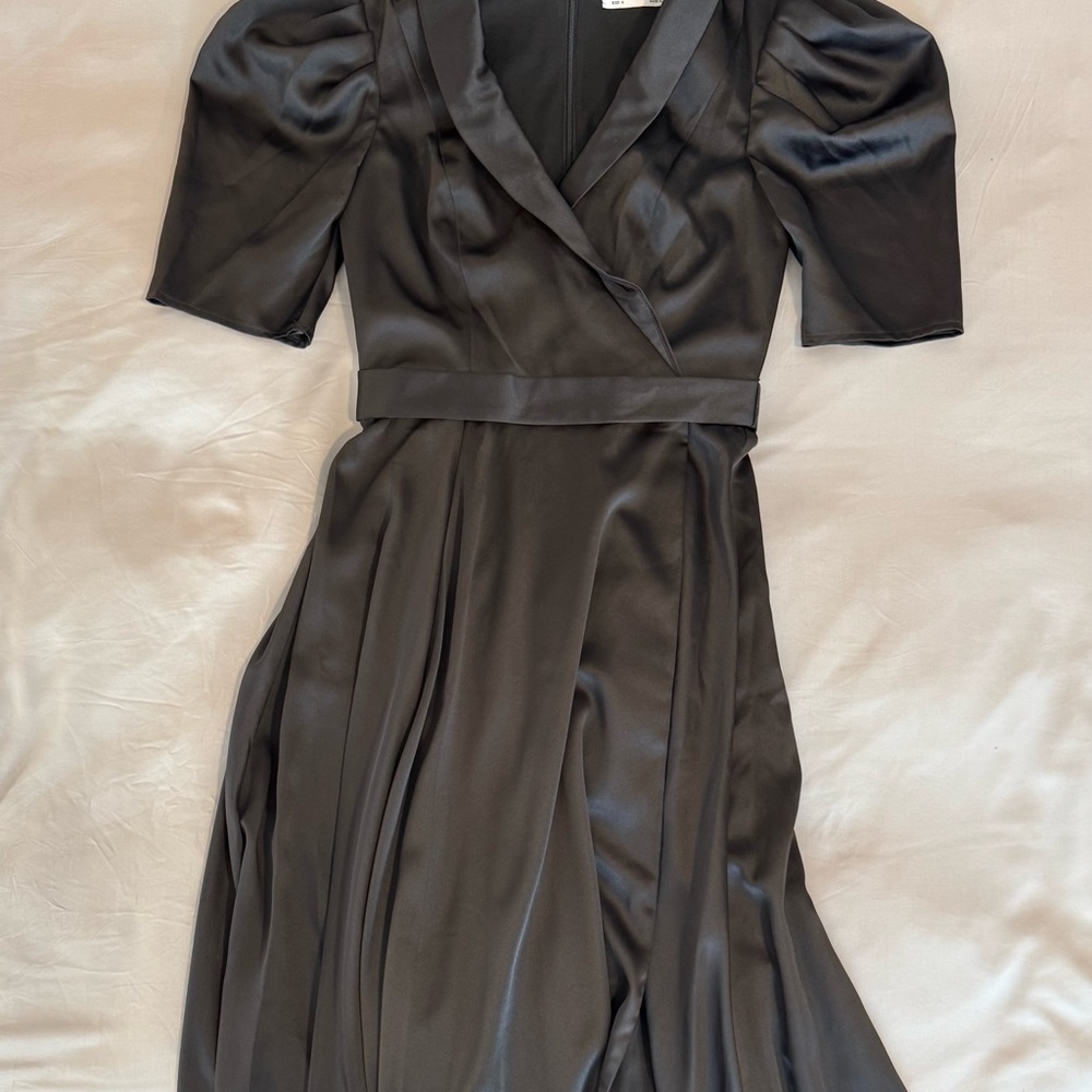 Mac Dugall Ileena size 4, elegant black satin cocktail prom dress